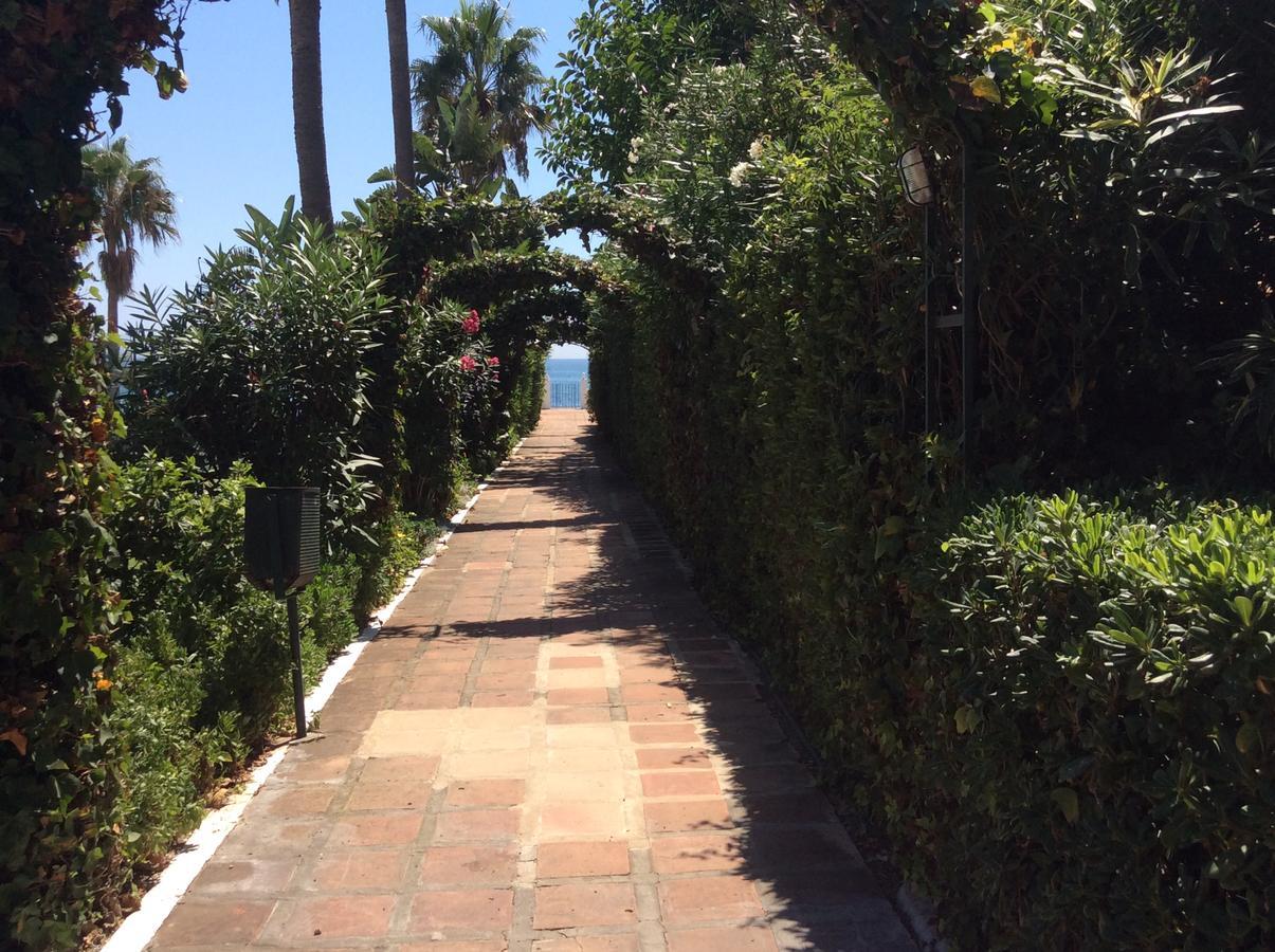 Sitio de Calahonda Mansion Alhamar - 2 Bedroom, Frontline Beach, Mountain Views, Full Size Pool, Tennis Courts, Close To Shops, On-Site Bar & Chiringuito מראה חיצוני תמונה